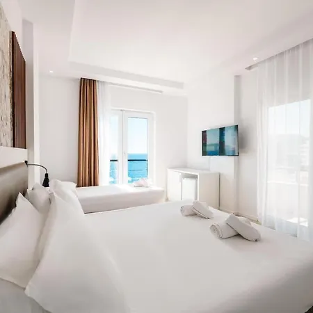 Hotel Helia Bay
