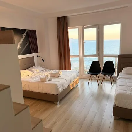 Helia Bay